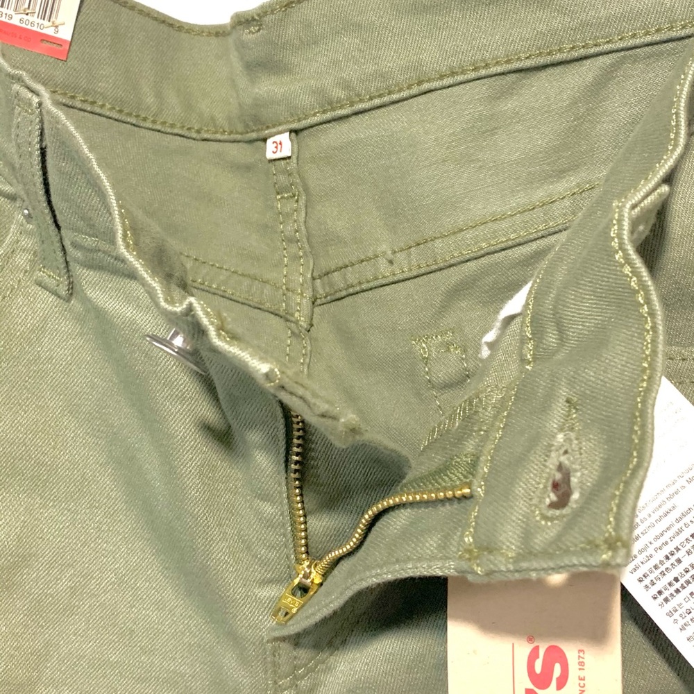 Levi’s Mid-Length Mid-Rise Denim 5-Pocket Jean - Picture 5 of 5